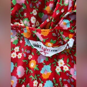 Vintage floral shirt with a tiny pocket